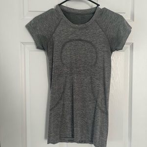 Lululemon short sleeve